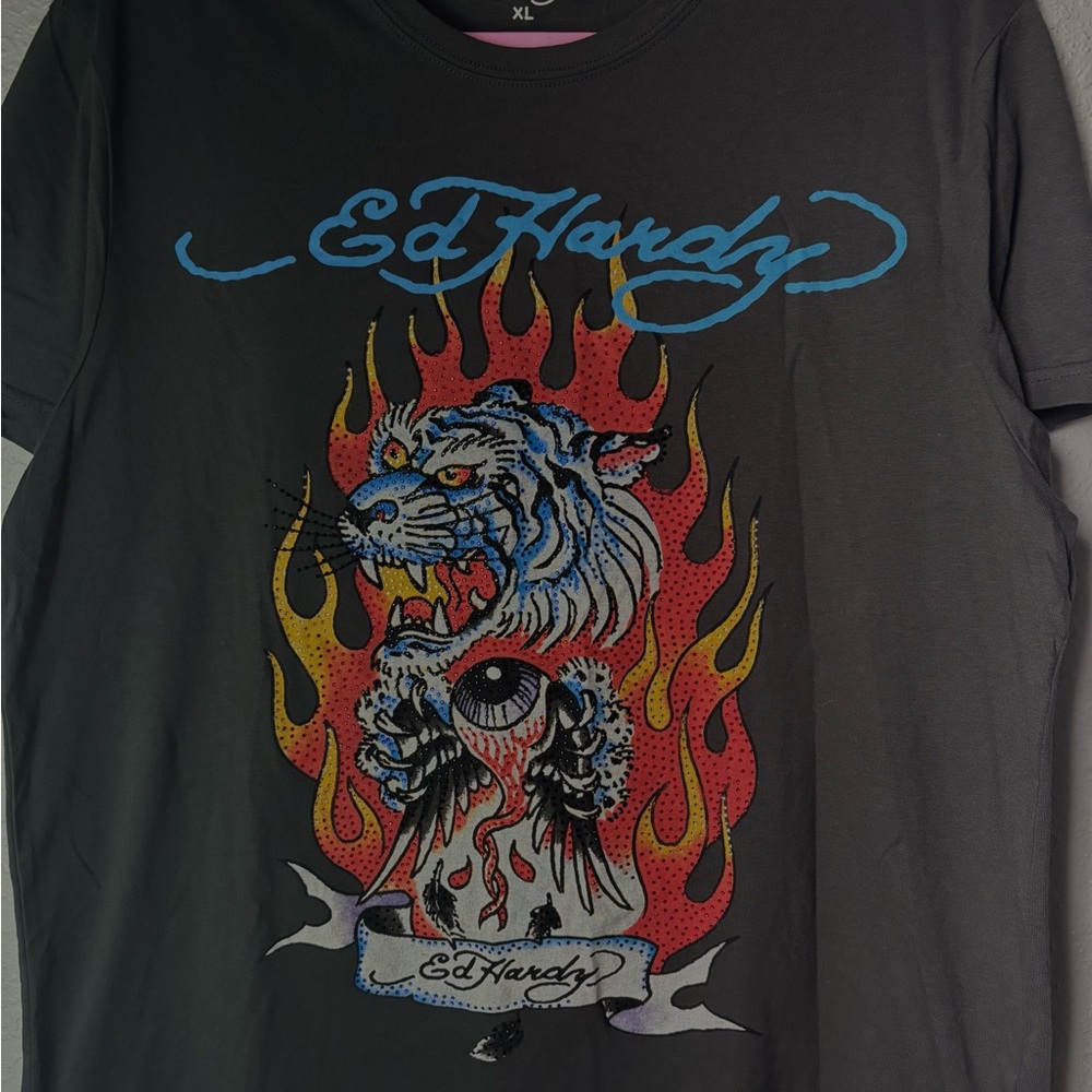 Ed Hardy Gray Short Sleeve Tee with Bold Graphic